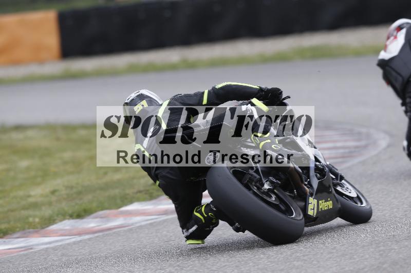 Archiv-2025/06 18.04.2025 Speer Racing ADR/Gruppe gelb/backside